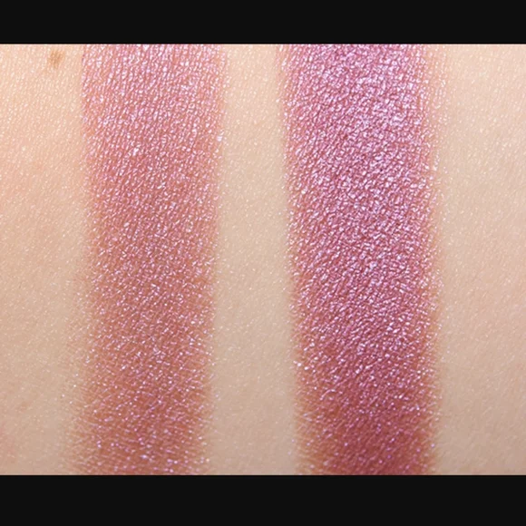 MAC Stylishly Merry Extra Dimension Eyeshadow - Picture 2 of 6